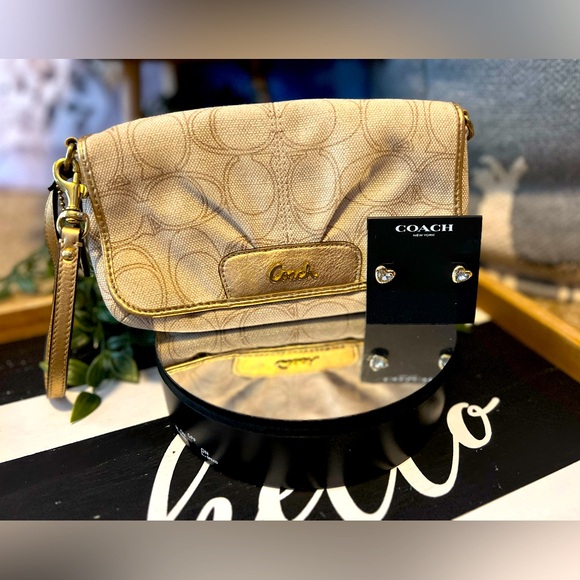 Coach Beige Signature Clutch and Coach Heart Earrings - Picture 1 of 9